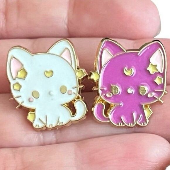 Set of 2 Sailor Moon Luna and Artemis Couple Best Friends Enamel Pins - Picture 4 of 10